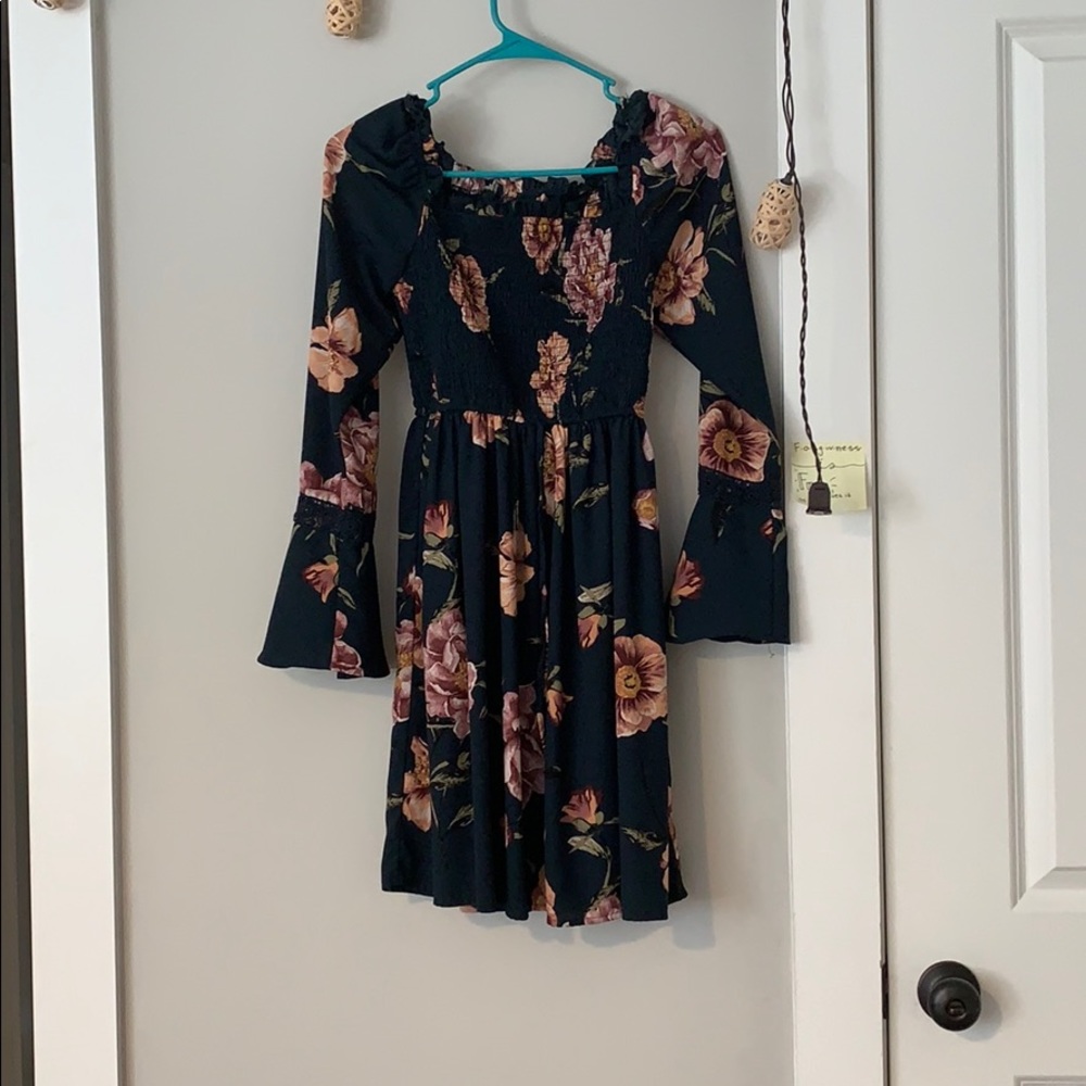 Vintage floral long sleeve dress